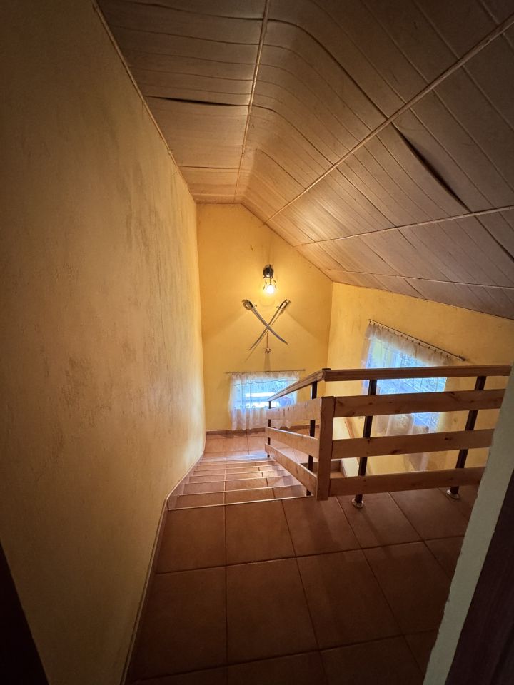 dom wolnostojący, 7 pokoi Średnie Duże. Zdjęcie 16