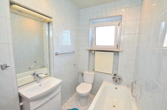 dom wolnostojący, 6 pokoi Piekary Śląskie Kozłowa Góra. Zdjęcie 11