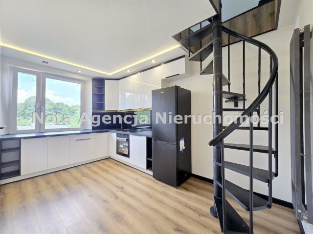 Mieszkanie 4-pokojowe Wałbrzych Stary Zdrój, ul. Stefana Żeromskiego. Zdjęcie 1