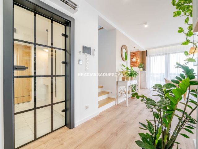 dom wolnostojący, 6 pokoi Młodziejowice. Zdjęcie 7