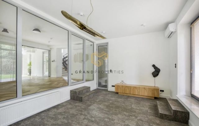 dom szeregowy, 10 pokoi Warszawa Praga-Południe. Zdjęcie 6