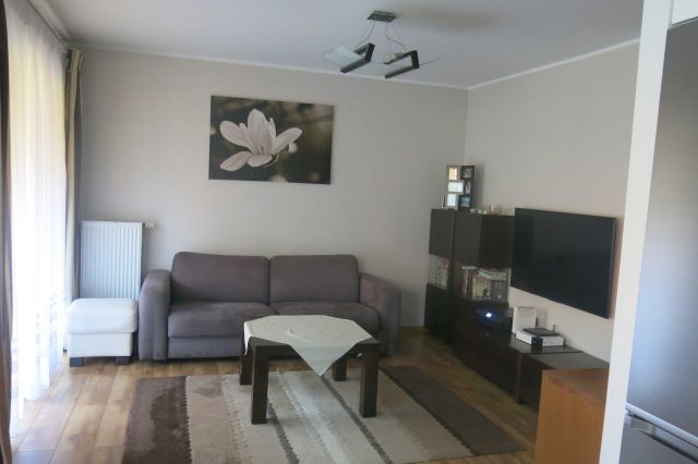 Mieszkanie 3-pokojowe Dąbrówka. Zdjęcie 1