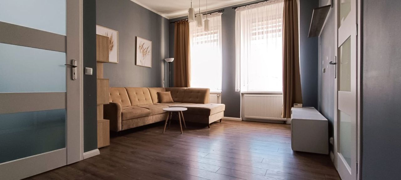 Mieszkanie 3-pokojowe Wałbrzych Śródmieście, ul. Adama Mickiewicza. Zdjęcie 3