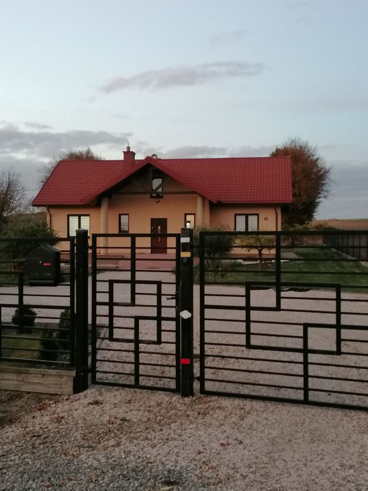 kamienica, 2 pokoje Żółkiew-Kolonia