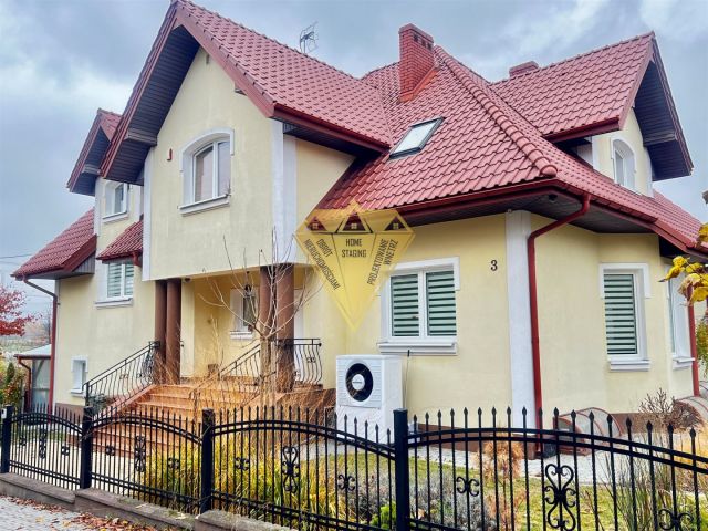 dom wolnostojący, 10 pokoi Strawczyn. Zdjęcie 1