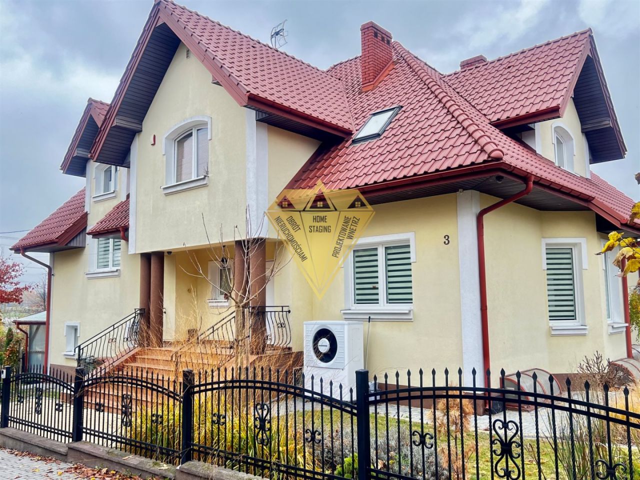 dom wolnostojący, 10 pokoi Strawczyn. Zdjęcie 1