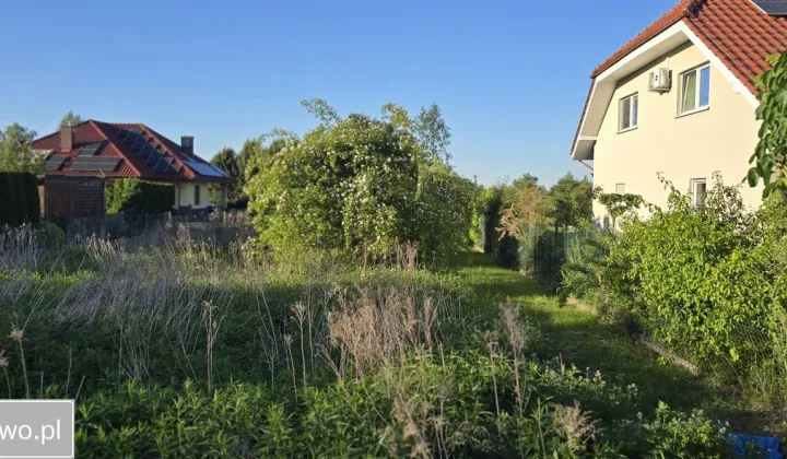 Działka budowlana Święta Katarzyna, ul. Orzechowa