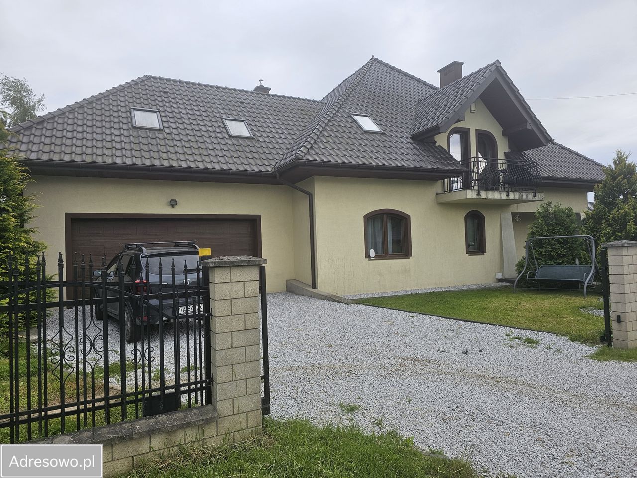 dom wolnostojący, 9 pokoi Ochodza. Zdjęcie 1