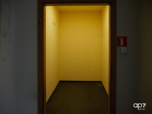 Lokal Kraków Podgórze, rynek Podgórski. Zdjęcie 6