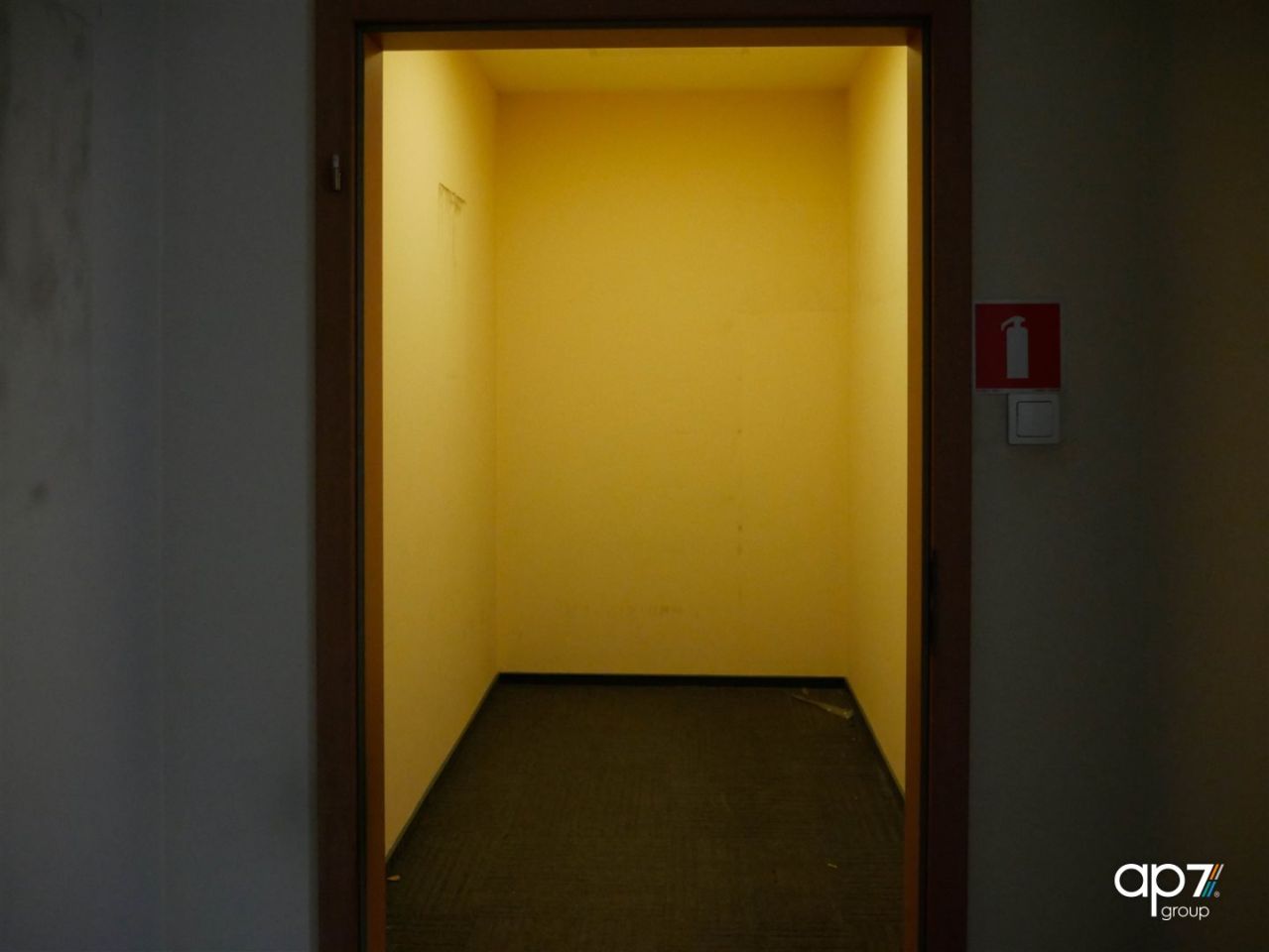 Lokal Kraków Podgórze, rynek Podgórski. Zdjęcie 6