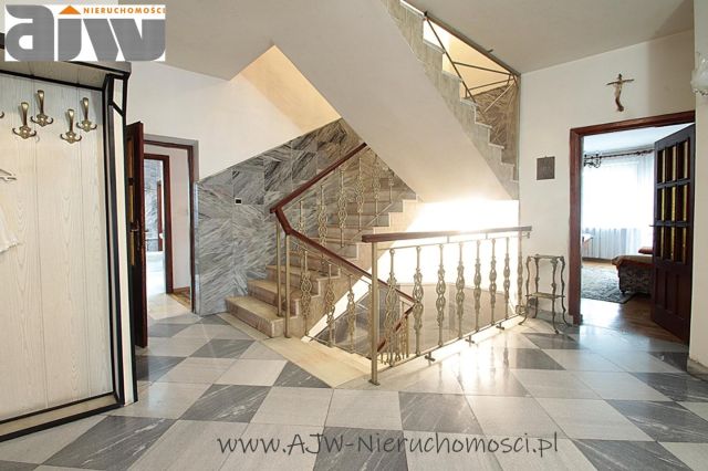 dom wolnostojący, 7 pokoi Izabelin C. Zdjęcie 1