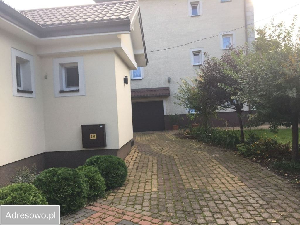 dom wolnostojący, 10 pokoi Łomża, ul. gen. Władysława Sikorskiego. Zdjęcie 2