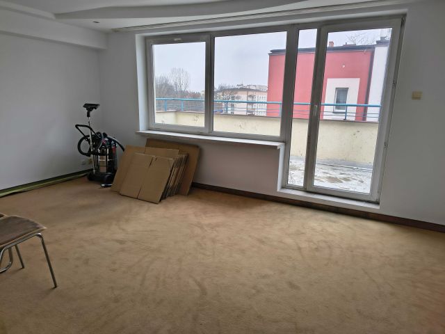 Mieszkanie 4-pokojowe Radom, ul. Kazimierza Kelles-Krauza. Zdjęcie 1