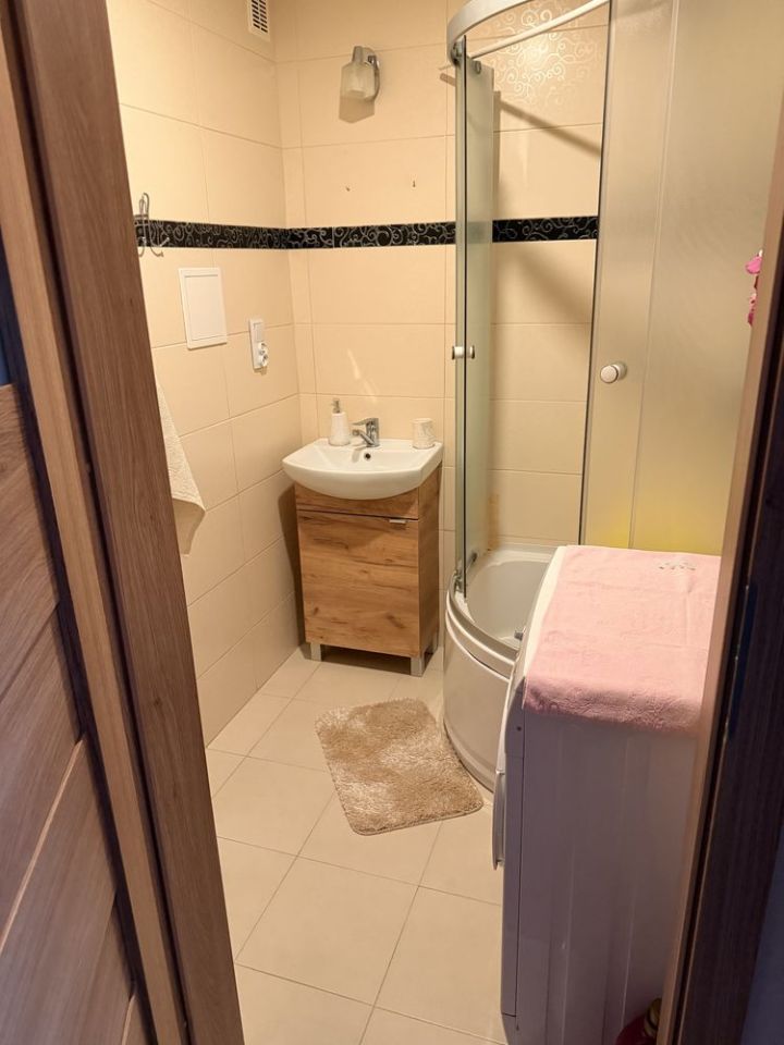 Mieszkanie 2-pokojowe Łódź Dąbrowa. Zdjęcie 3