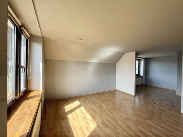 dom wolnostojący, 6 pokoi Katowice Kostuchna, ul. Truskawkowa. Zdjęcie 5