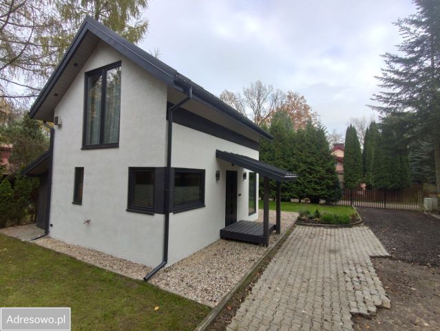 dom wolnostojący, 2 pokoje Janówek Pierwszy, ul. Bastionowa. Zdjęcie 1