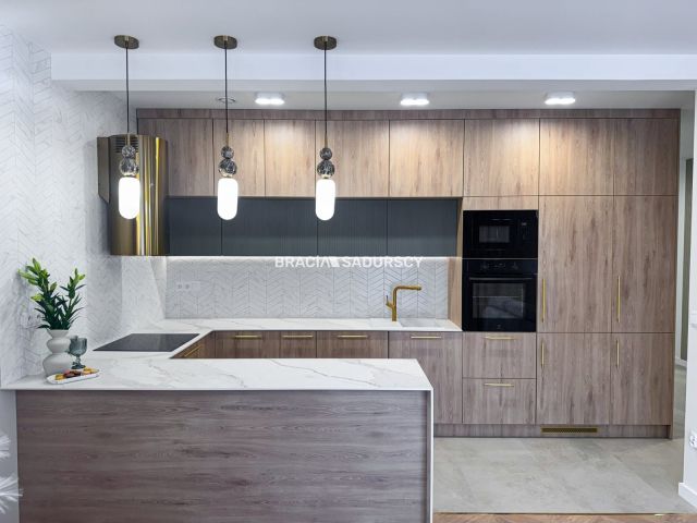 Mieszkanie 5-pokojowe Niepołomice. Zdjęcie 2