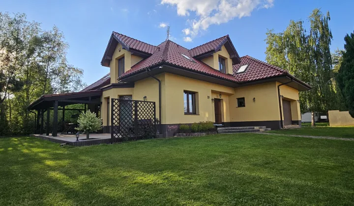 dom wolnostojący, 5 pokoi Sadowa, Ulica