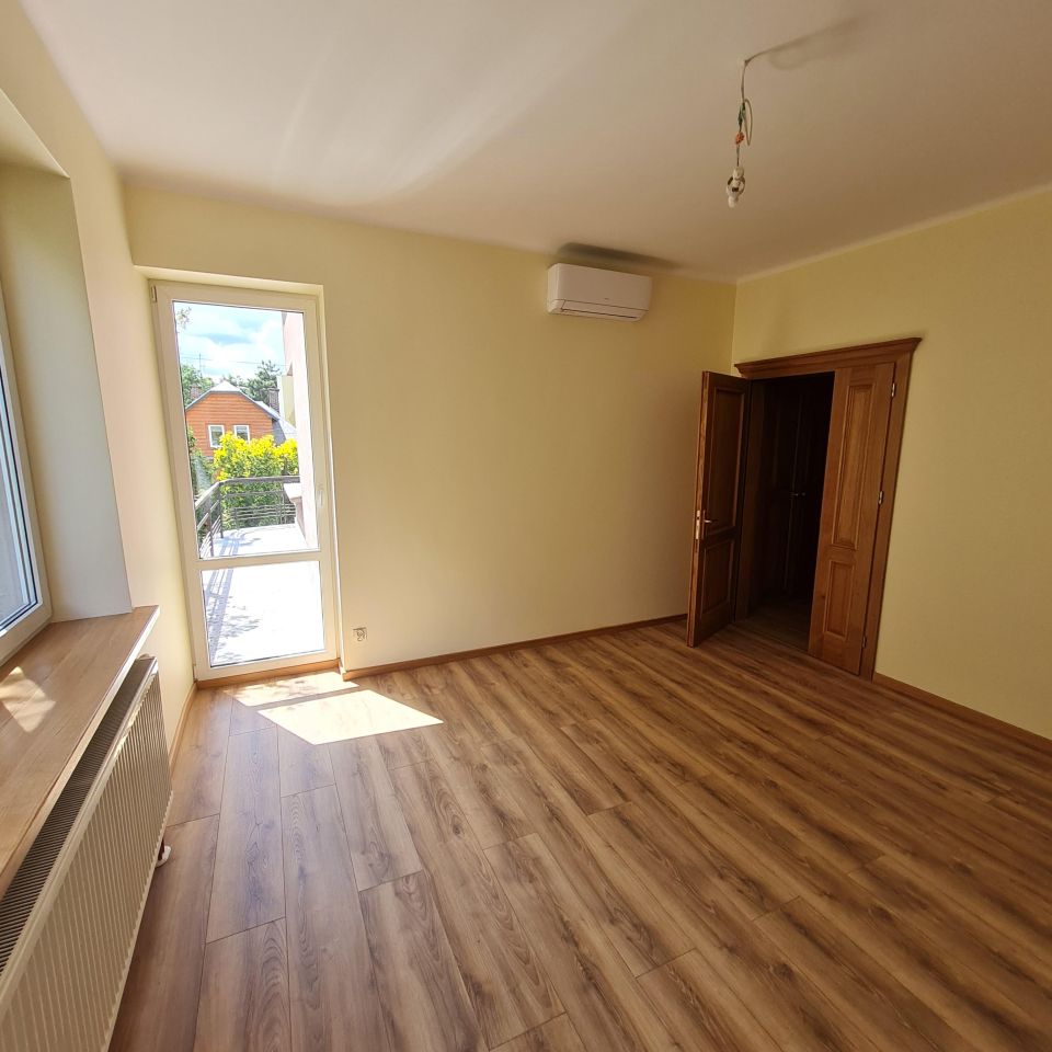 Mieszkanie 4-pokojowe Krosno Śródmieście, ul. Władysława Sikorskiego. Zdjęcie 8
