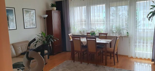 Mieszkanie 3-pokojowe Kielce Barwinek, ul. Barwinek. Zdjęcie 1