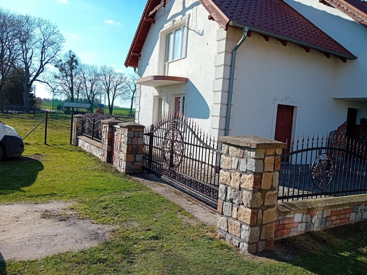 dom wolnostojący, 6 pokoi Kiertyny Wielkie. Zdjęcie 2
