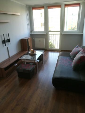 Mieszkanie 3-pokojowe Brzeg Dolny, ul. Małopolska. Zdjęcie 1