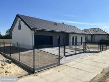 dom wolnostojący, 4 pokoje Ładzyń, ul. Akacjowa