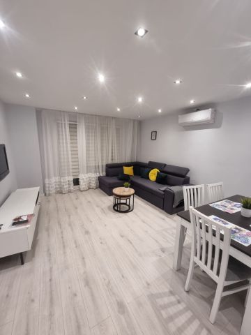 Mieszkanie 2-pokojowe Kraków Czyżyny, os. Dywizjonu 303. Zdjęcie 1