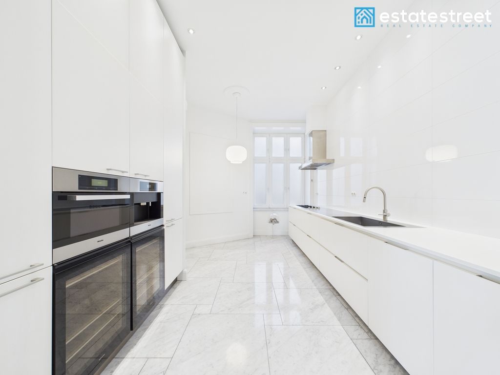 Biuro Kraków Stare Miasto, ul. Studencka. Zdjęcie 4