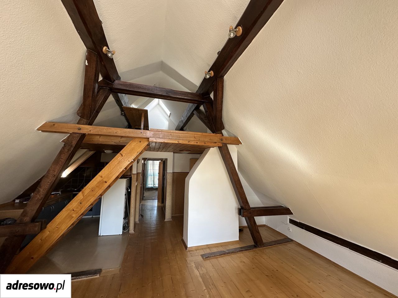 Mieszkanie 3-pokojowe Jelenia Góra Centrum, pl. Ratuszowy. Zdjęcie 4