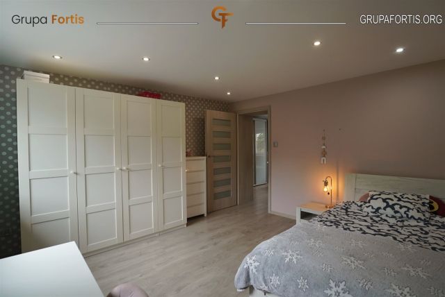 dom wolnostojący, 7 pokoi Kazimierza Wielka, ul. Krakowska. Zdjęcie 7