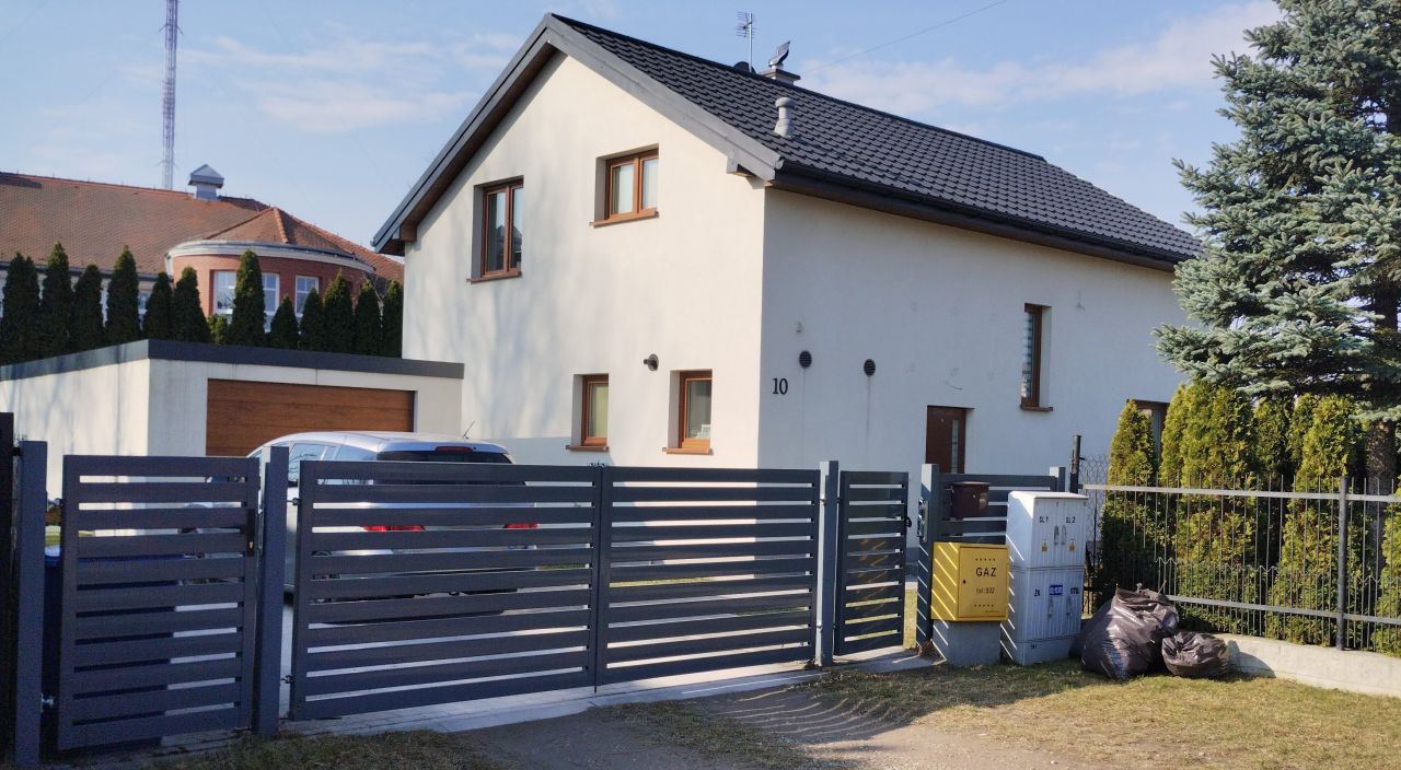 dom wolnostojący, 6 pokoi Łazy, ul. Makowa. Zdjęcie 1