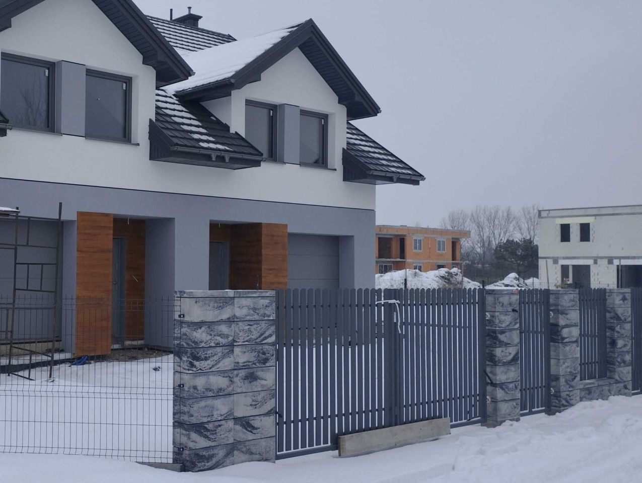 bliźniak, 4 pokoje Ciemne. Zdjęcie 5