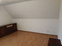 Mieszkanie 3-pokojowe Morawica. Zdjęcie 3