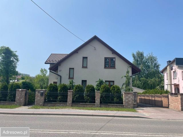 dom wolnostojący, 5 pokoi Jędrzejów. Zdjęcie 1