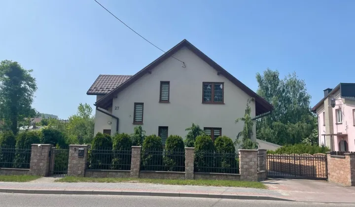 dom wolnostojący, 5 pokoi Jędrzejów