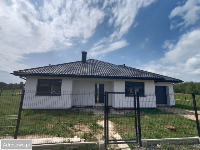 dom wolnostojący, 4 pokoje Małęczyn. Zdjęcie 1