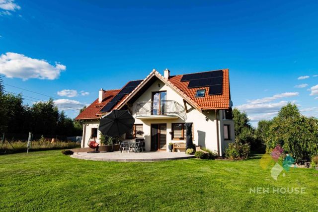 dom wolnostojący, 5 pokoi Ruś. Zdjęcie 1