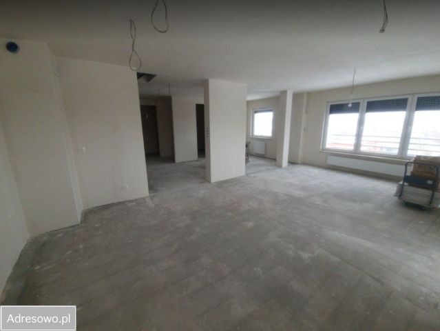 Mieszkanie 6-pokojowe Gniezno, ul. Juliana Tuwima. Zdjęcie 1