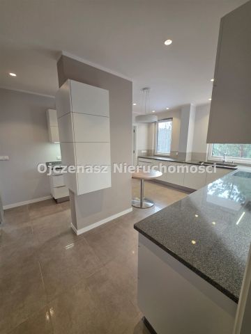 Mieszkanie 4-pokojowe Osielsko. Zdjęcie 2