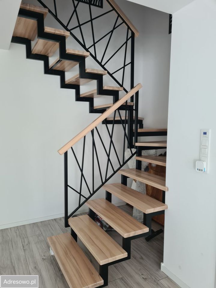 dom wolnostojący, 6 pokoi Lasów. Zdjęcie 4