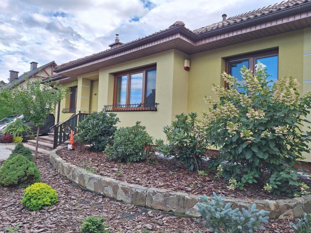 dom wolnostojący, 4 pokoje Żory Osiny, ul. Zimowa. Zdjęcie 1