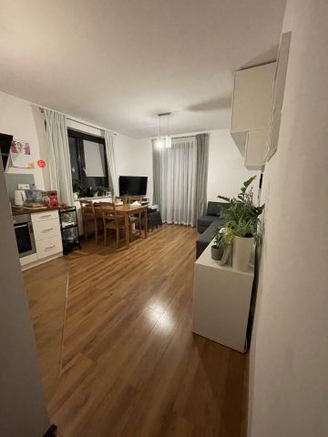Mieszkanie 3-pokojowe Kraków Bieżanów, ul. Mała Góra. Zdjęcie 1