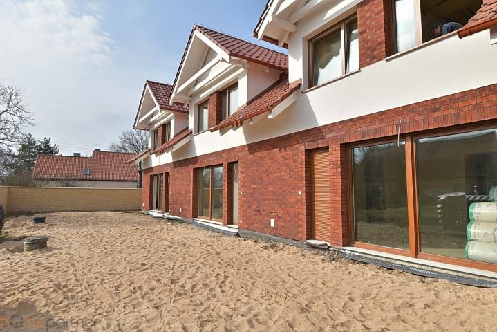 dom szeregowy, 5 pokoi Gniechowice, ul. Lipowa. Zdjęcie 2