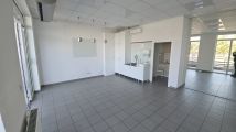 Lokal Wrocław Oporów, al. Piastów. Zdjęcie 2