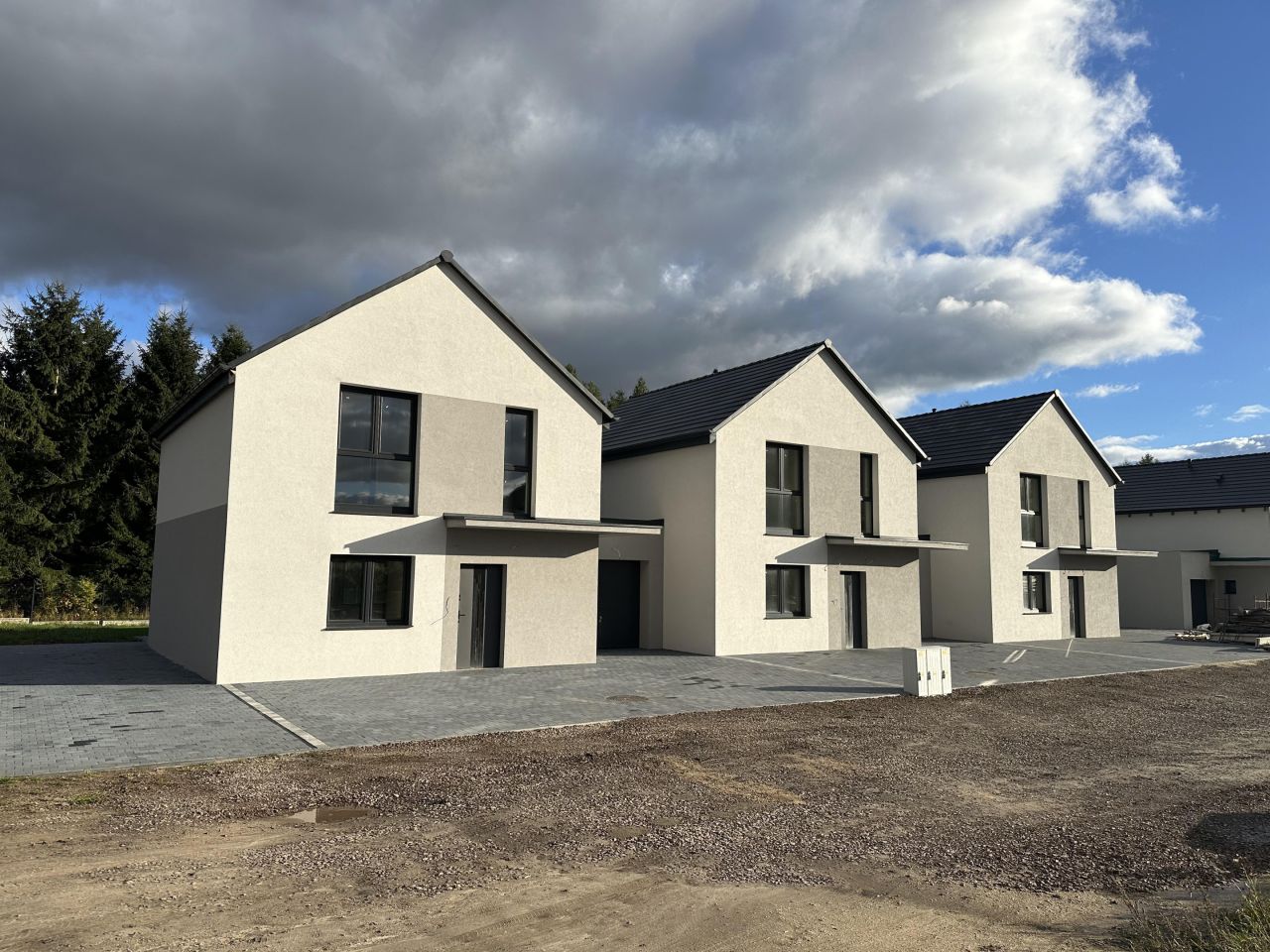 dom szeregowy, 4 pokoje Wałbrzych Rusinowa, ul. Noworudzka. Zdjęcie 2