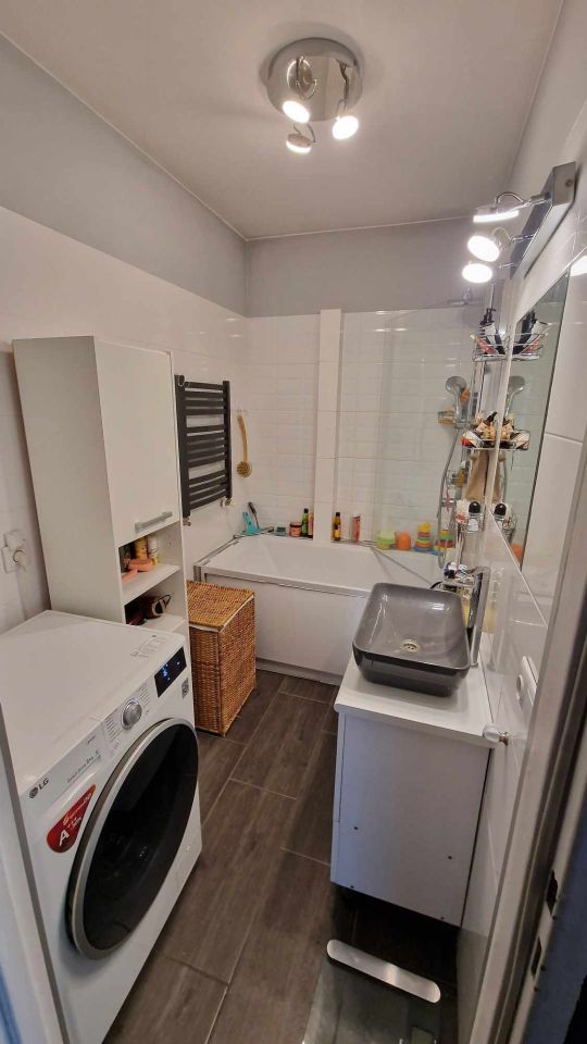 dom wolnostojący, 8 pokoi Brzeziny, ul. Marii Skłodowskiej-Curie. Zdjęcie 3