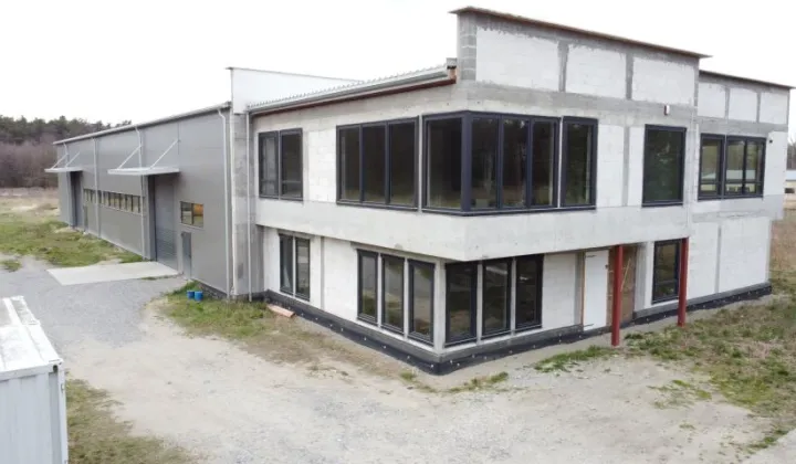 Hala/magazyn Dąbrówka