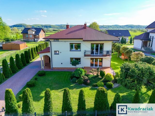 dom wolnostojący, 5 pokoi Besko, ul. Wiejska. Zdjęcie 2