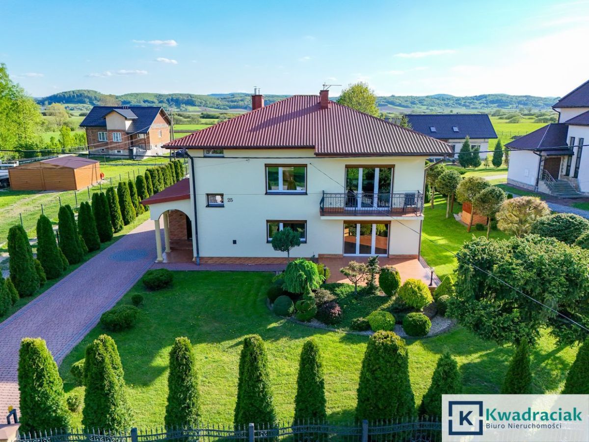 dom wolnostojący, 5 pokoi Besko, ul. Wiejska. Zdjęcie 2